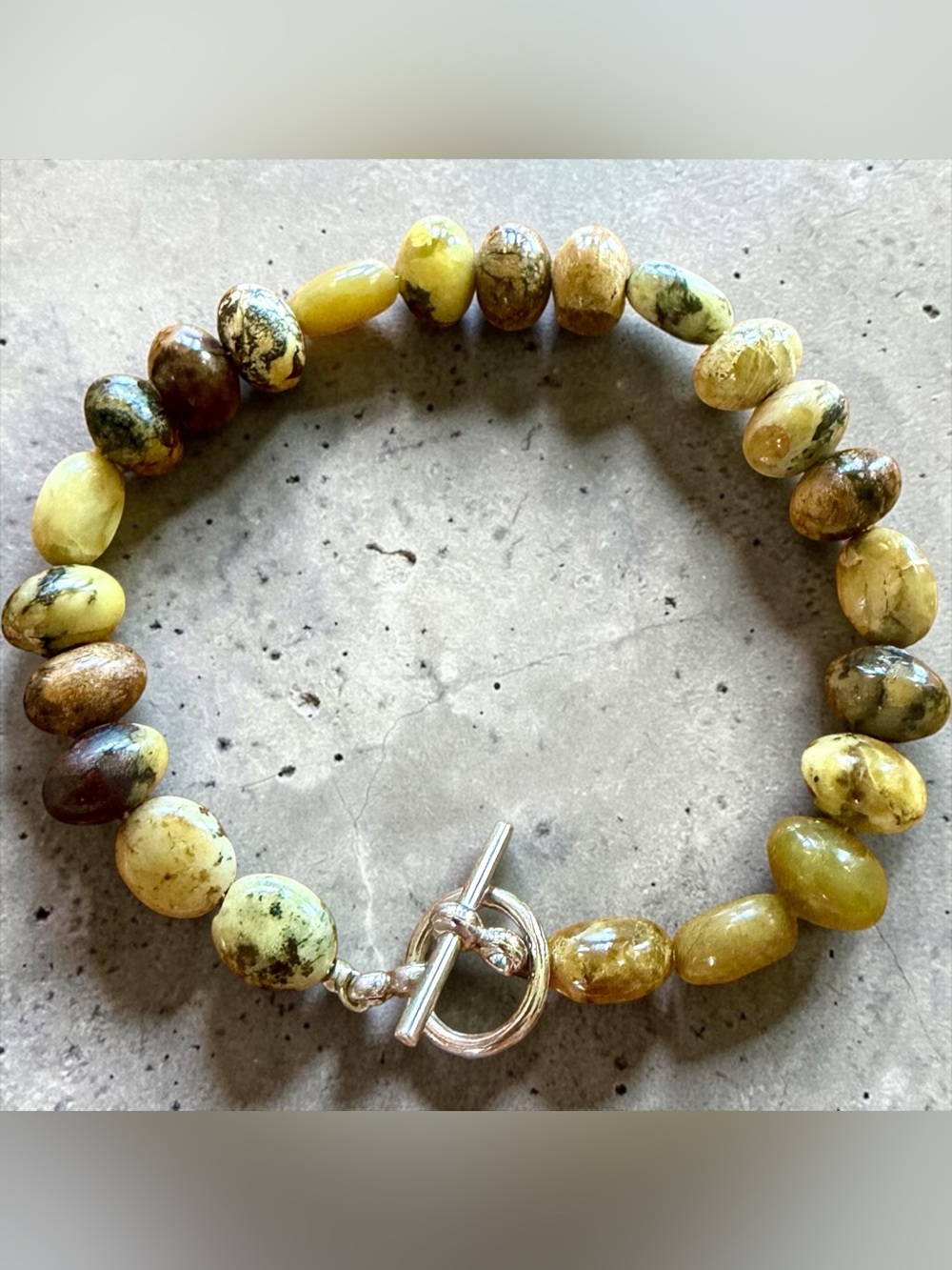 Handmade Yellow-Green Stone Turquoise Gemstone Beaded Bracelet with Toggle Clasp